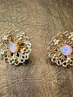 Goldtone Dragons Breath Stone Clip On Earrings Fashion Costume Jewelry Filigree